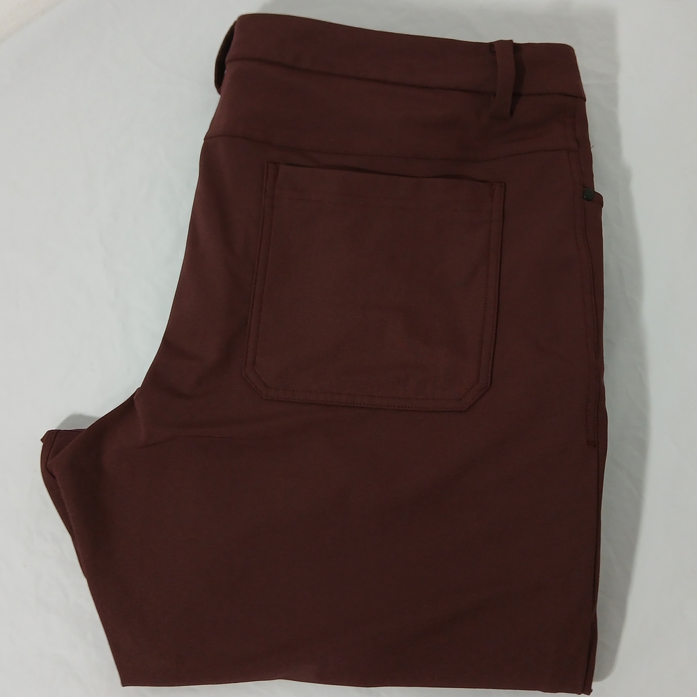 Lululemon Athletica Men's Burgundy Apparel 36x32